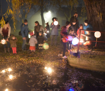 Kouzelný podvečer s lampionovým průvodem